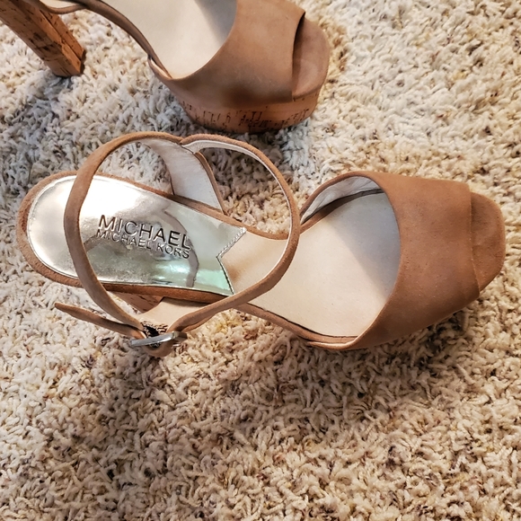 Michael Kors 8.5 Heels - Picture 4 of 4